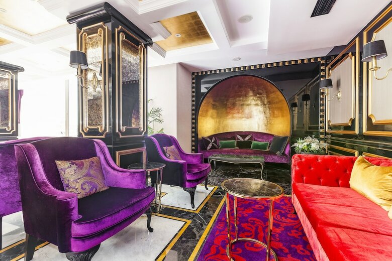 Les Ambassadeurs Hotel & Casino