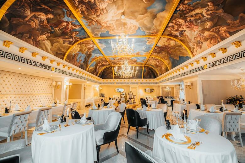 Les Ambassadeurs Hotel & Casino