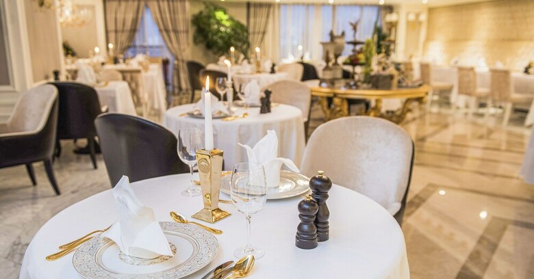 Les Ambassadeurs Hotel & Casino
