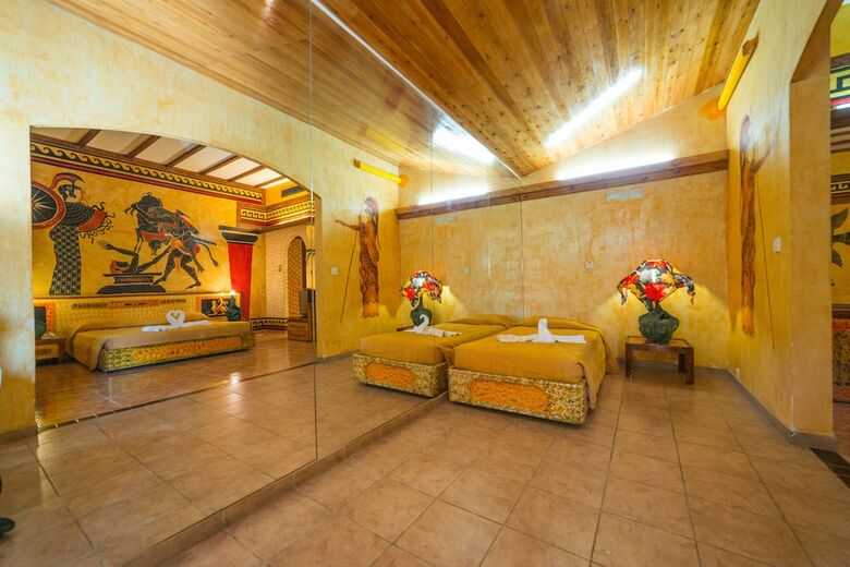 Roman Boutique Hotel