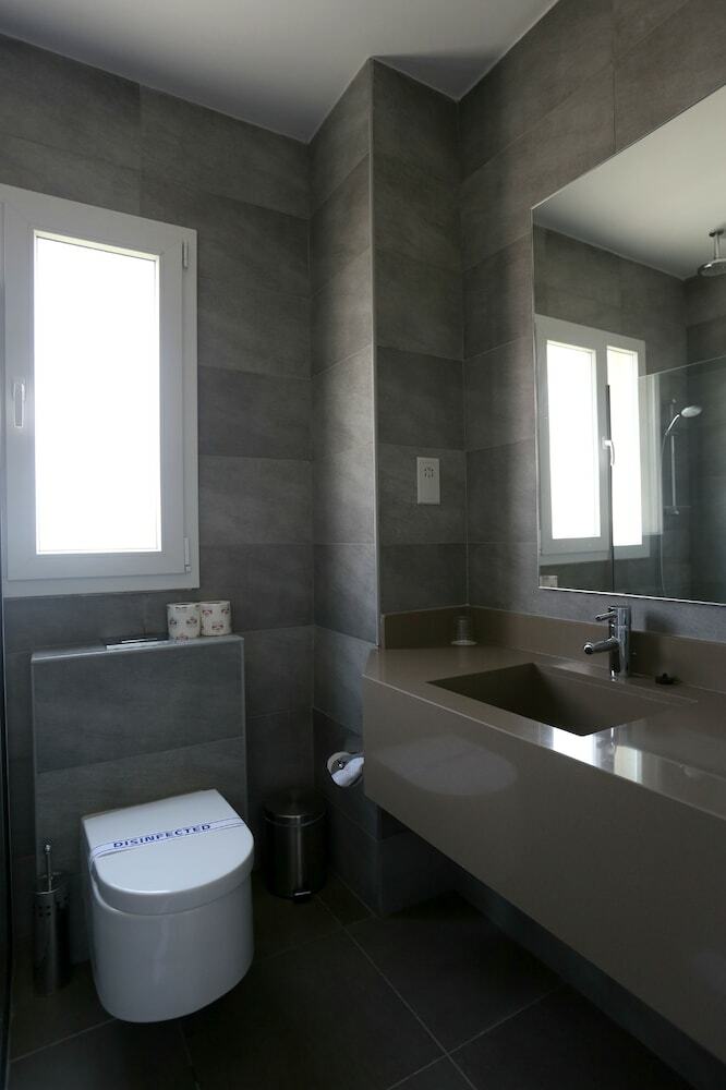 Dionysos Central Hotel