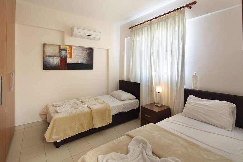 Apartamentos Adamou Gardens