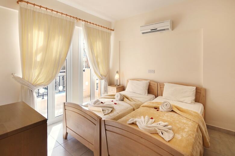 Apartamentos Adamou Gardens