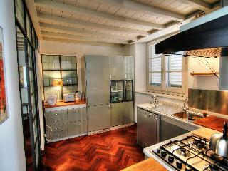 Piazza D'azeglio - One Bedroom