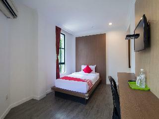Oyo 1045 Azimuthhotel