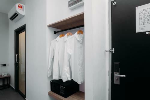 B Lot Hotel