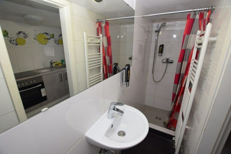 Ab Apartment 27