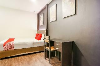 Oyo 89430 Rest & Go I-city Hotel