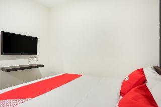 Oyo 89430 Rest & Go I-city Hotel
