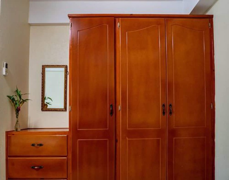 Louislyn Apartments