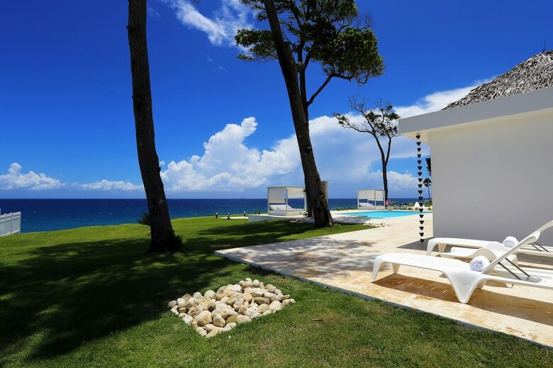 Ocean Front Villa Deluxe 4 Bedroom