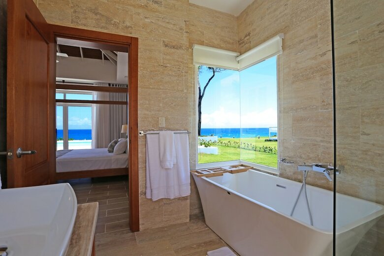 Ocean Front Villa Deluxe 4 Bedroom