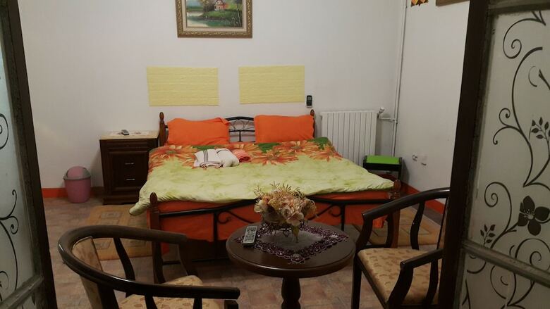 Goldenroom Elbiar