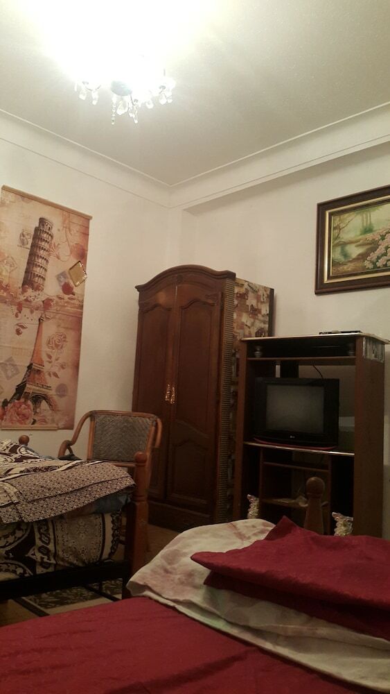 Goldenroom Elbiar
