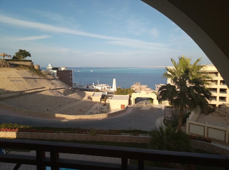 Apartment At View Resort With Sea View