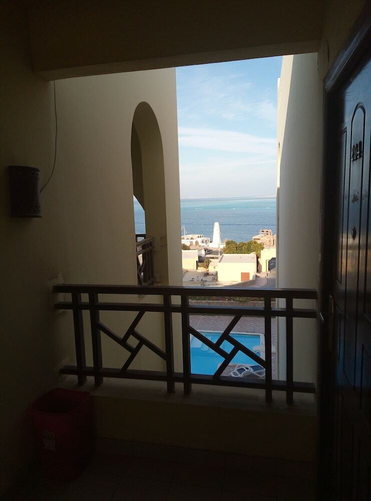 Apartment At View Resort With Sea View