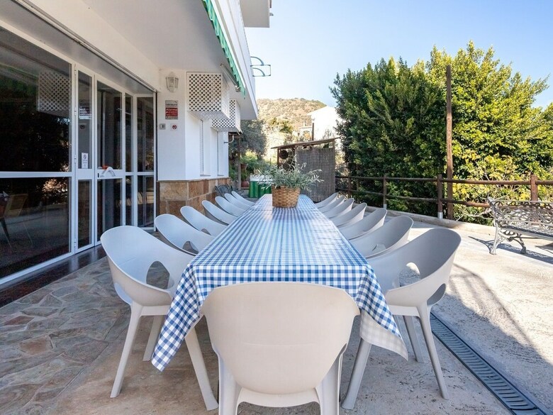 Vibrant Apartment In Total�n With Jacuzzi