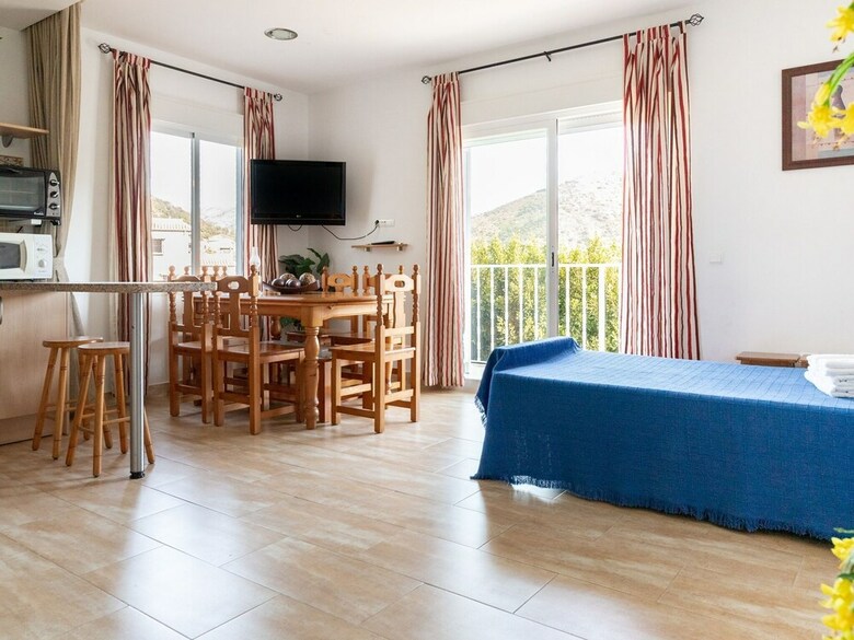 Vibrant Apartment In Total�n With Jacuzzi
