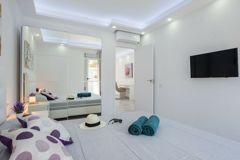 Villa Andrea, Ocean View, Heated Pool