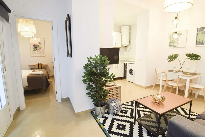 Apartamentos Letmalaga Center White