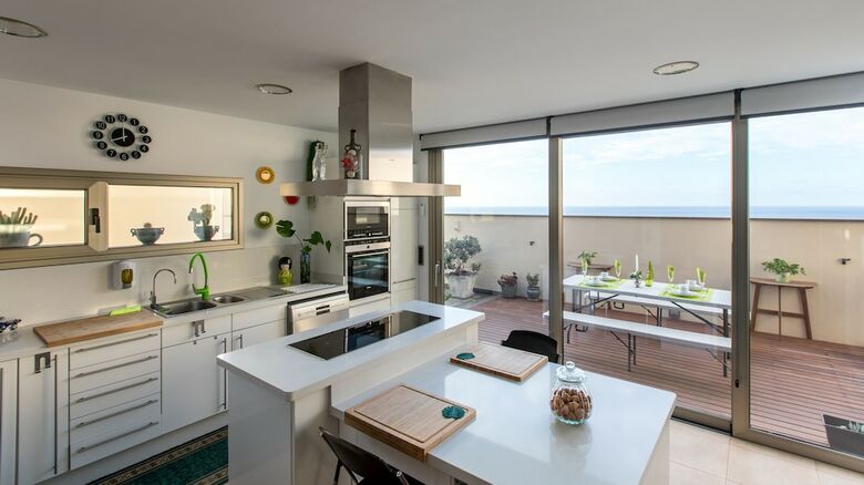 Vertical Villa, Luxury, Sea Views & Private Spa