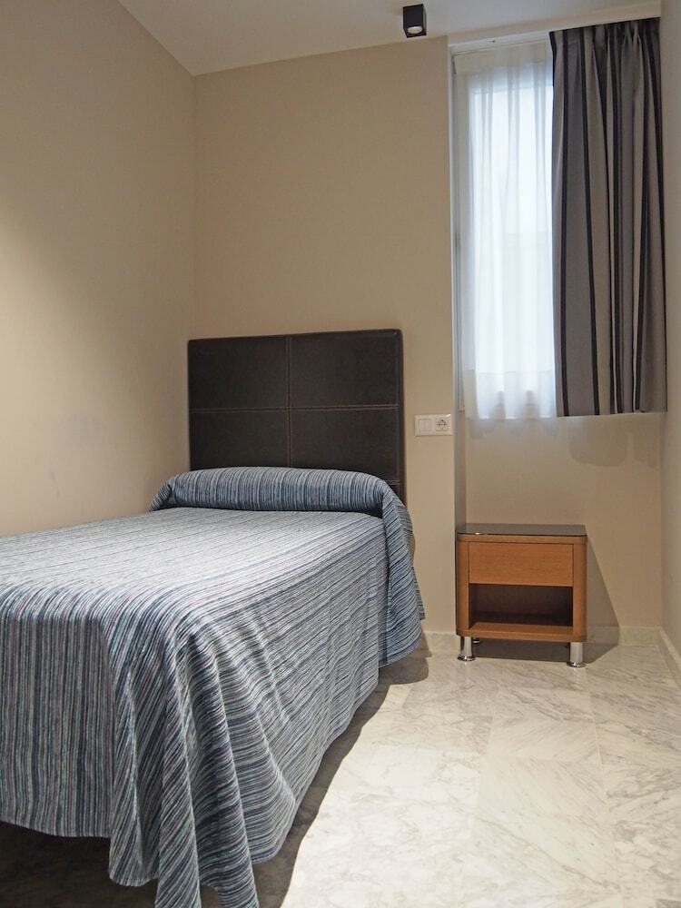 Apartamentos Citizentral Juristas