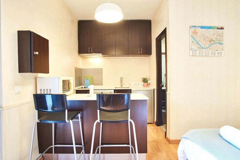 Apartamentos Conde Central Courtyard By Valcambre
