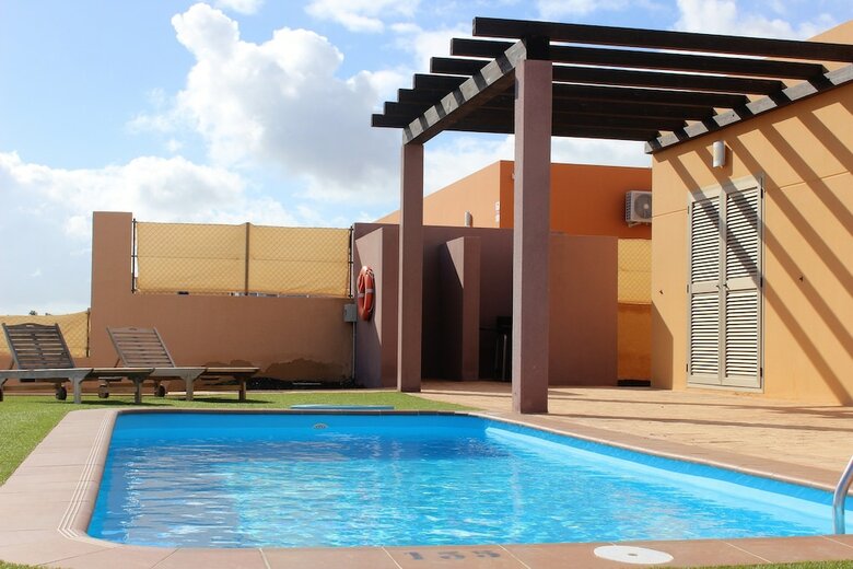 Villas Caleta Beach & Golf