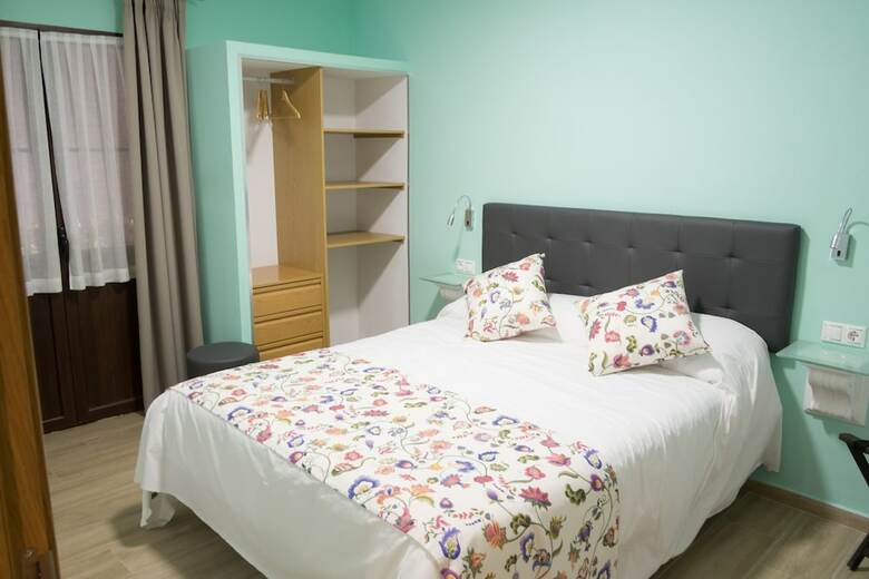 Hostal Puerta De La Luna