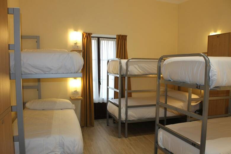 Hostal Puerta De La Luna