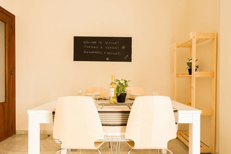 Sevilla Apartments Array�n