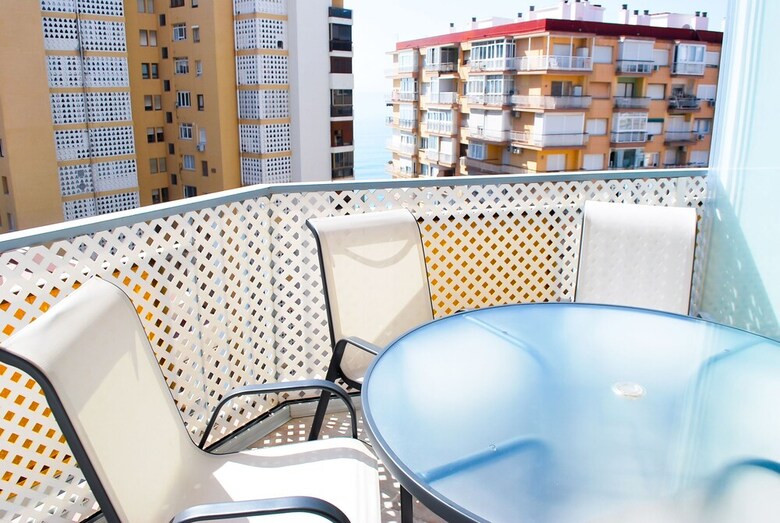 Apartamentos Living4malaga Reding 8
