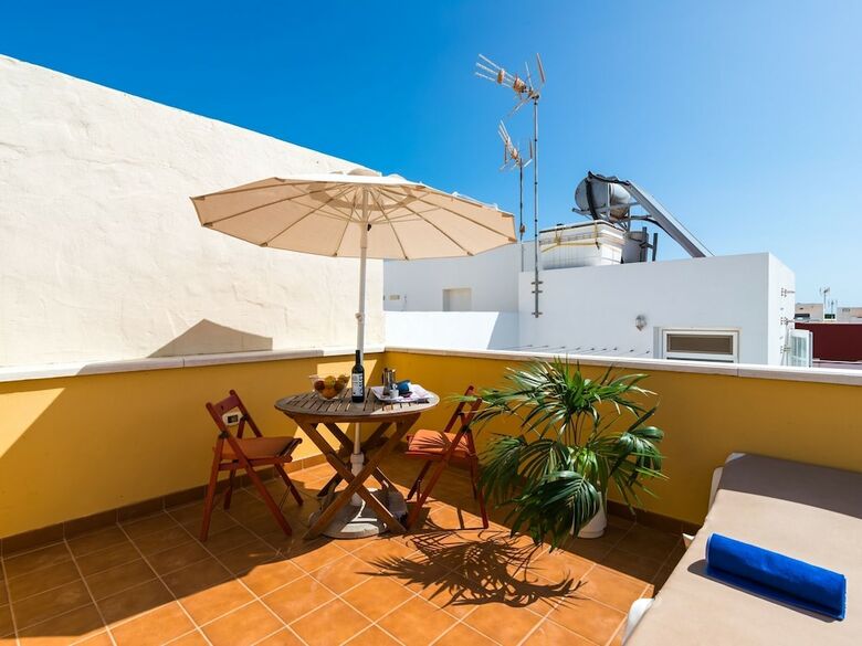 Spacious Apartment In Cruce De Arinaga With Terrace