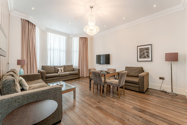 Hotel Ashburn Court