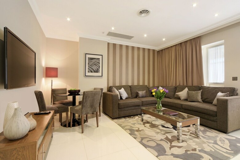 Hotel Ashburn Court
