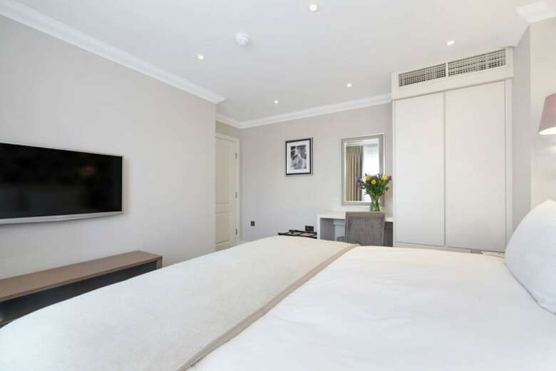 Hotel Ashburn Court