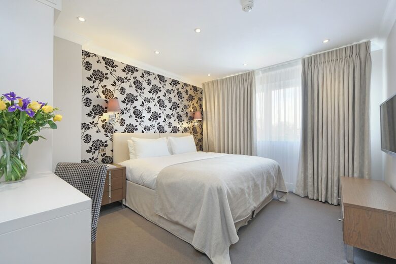 Hotel Ashburn Court