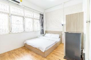 Ze Residence Bang Aor Station
