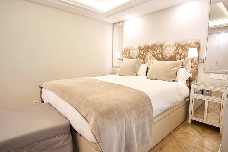 Apartamentos Pajaritos Palace By Valcambre