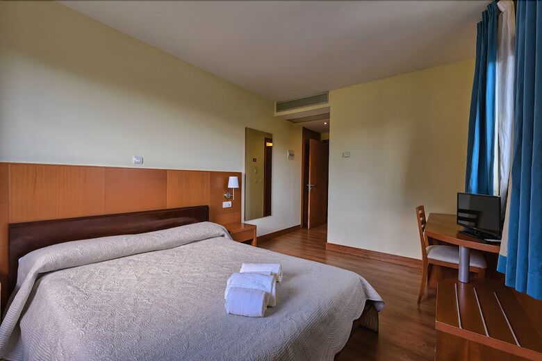 Hotel Ibaigune