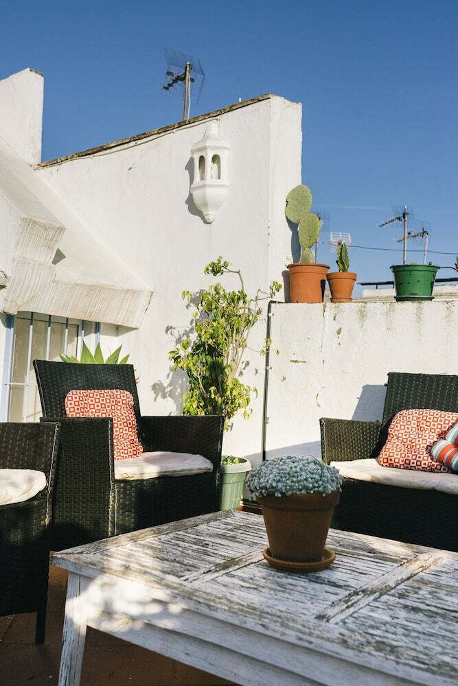 Apartamentos Eva Recommends Alberto Lista �tico
