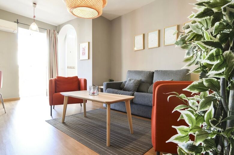 Apartamentos Letmalaga Two Sidewalks