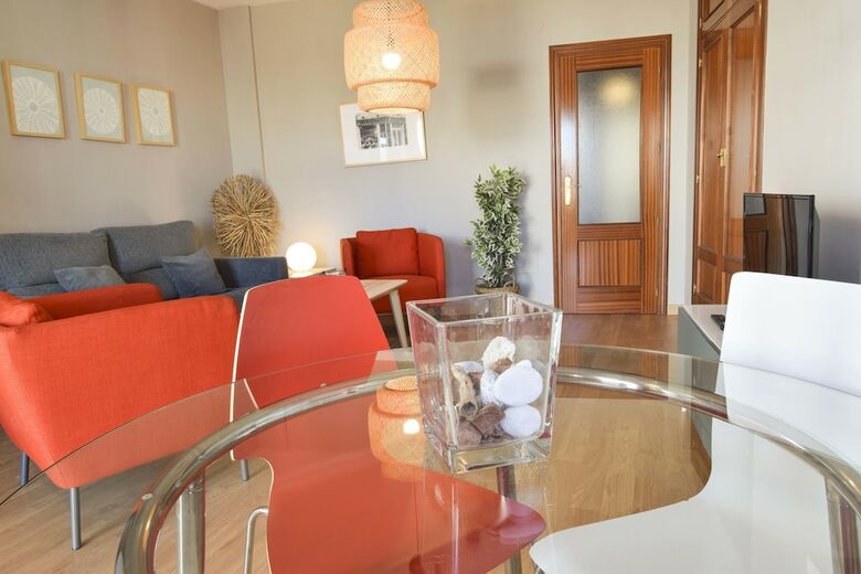 Apartamentos Letmalaga Two Sidewalks
