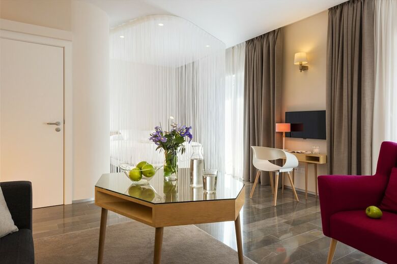 Hotel Torre Homenaje Historical Suites
