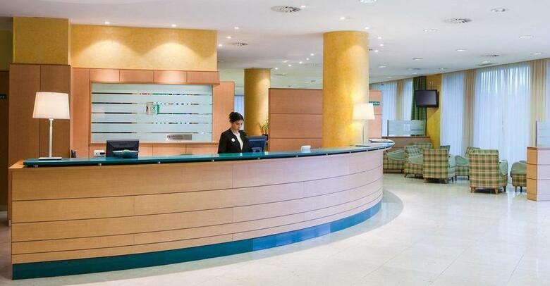 Hotel City Express Santander Parayas