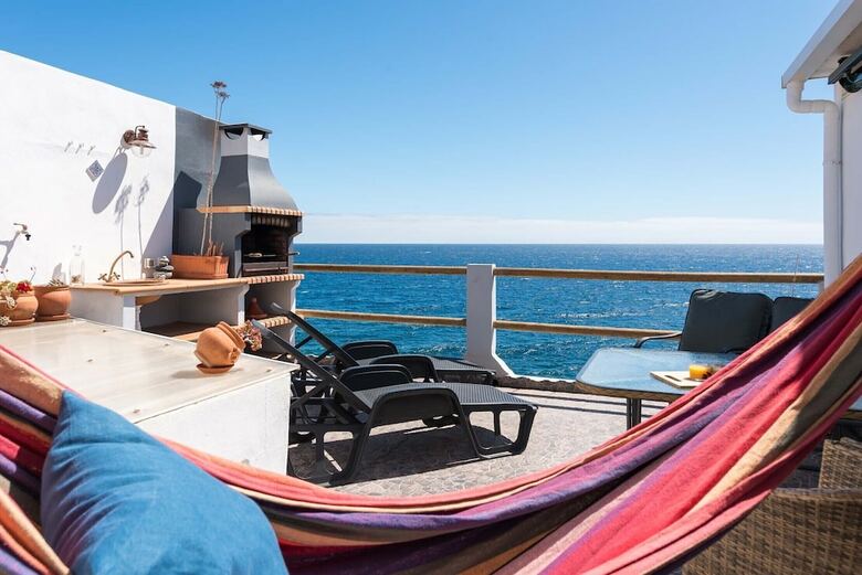 Apartamentos Luminous Loft Apt. �above� The Atlantic Ocean