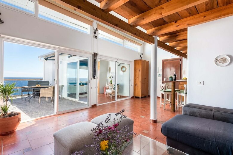 Apartamentos Luminous Loft Apt. �above� The Atlantic Ocean