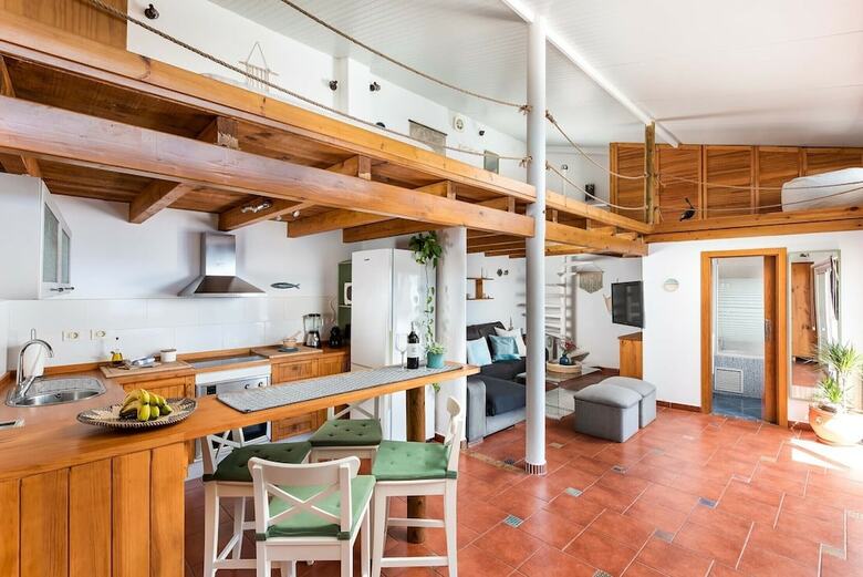 Apartamentos Luminous Loft Apt. �above� The Atlantic Ocean