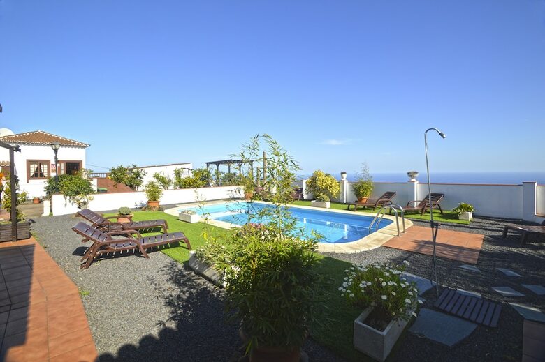 Apartamentos La Roseta By Isla Bonita