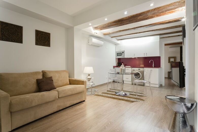 Richmond Apartments By Hoom